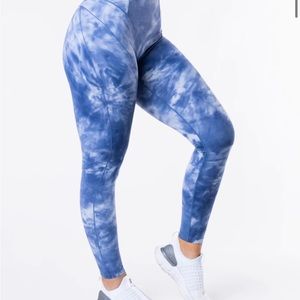 Ever Forward Women’s Canvas Activewear Set